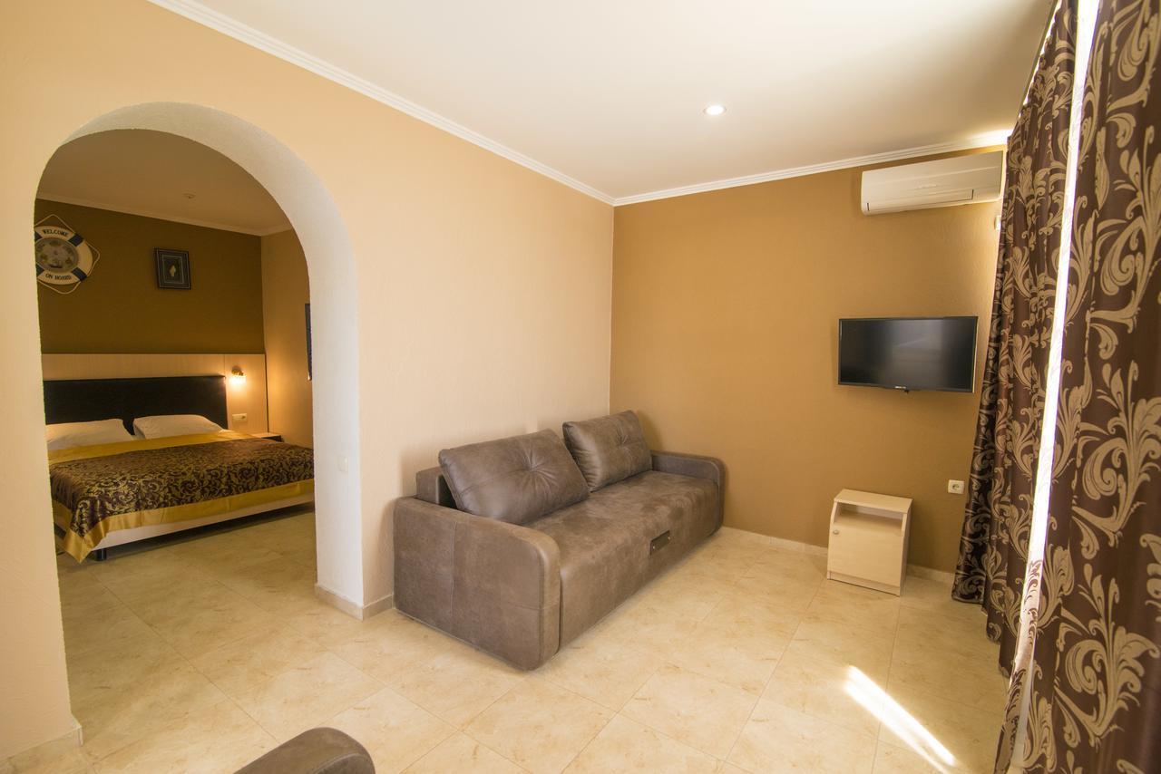 Kovcheg Hotel Zatoka Luaran gambar